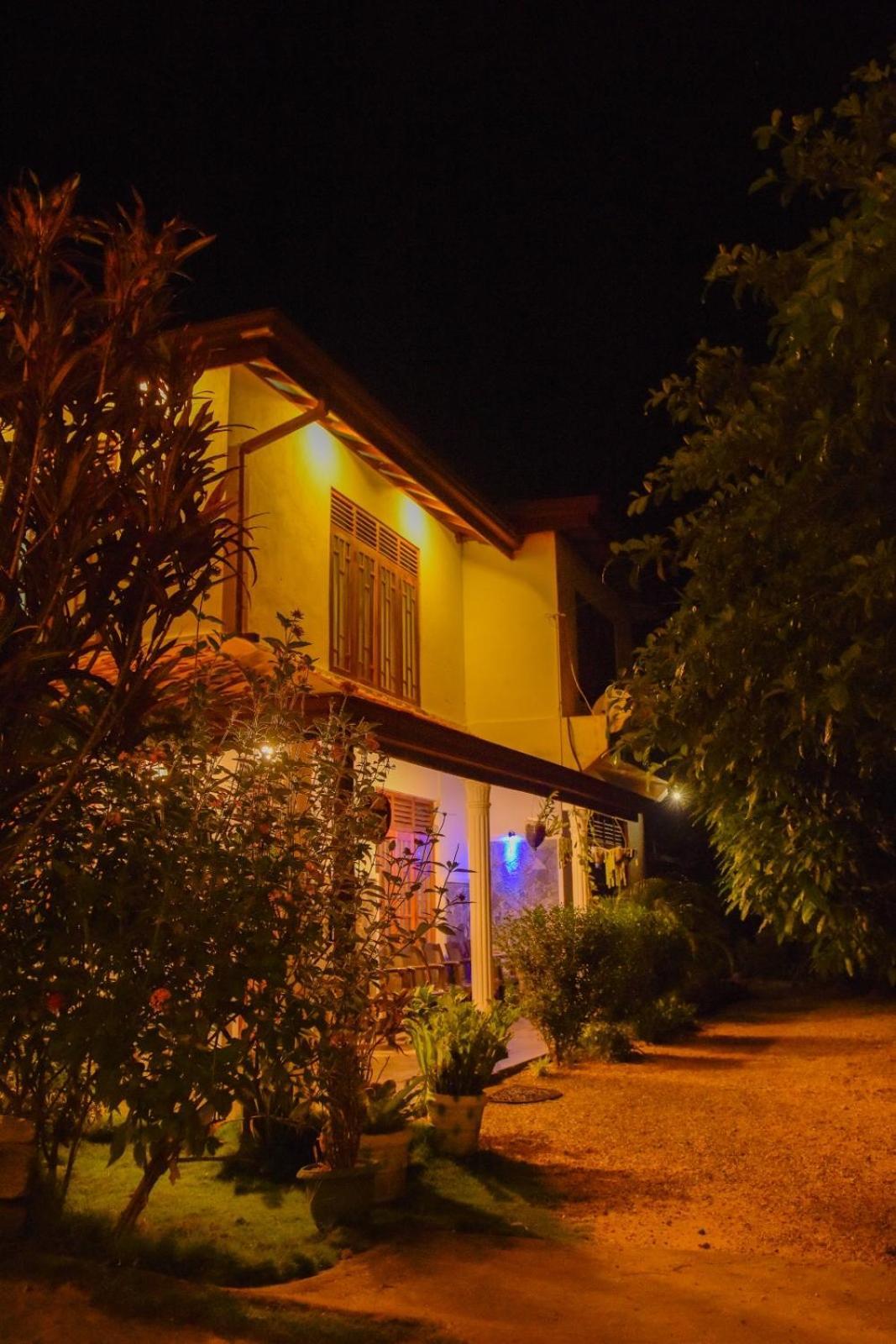 Maya 44 Ella Exterior photo